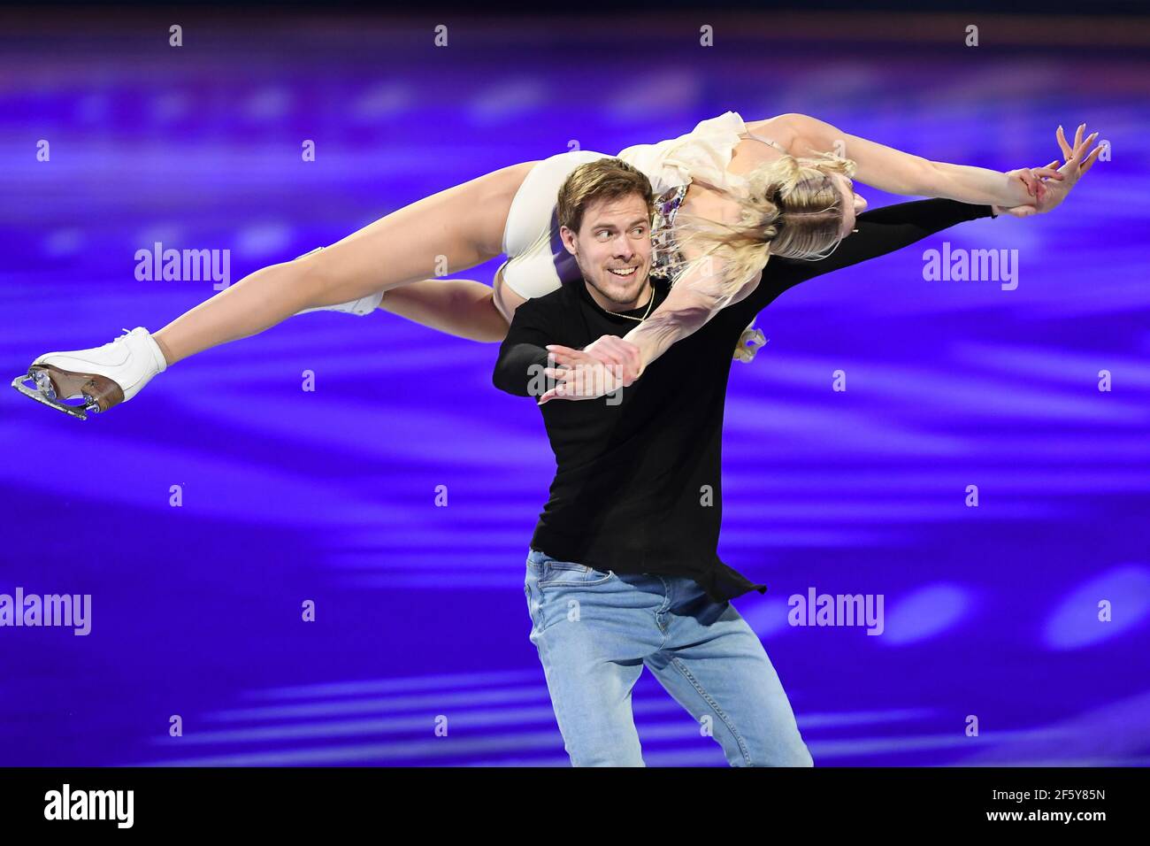 Stockholm, Schweden. März 2021, 28th. Victoria SINITSINA & Nikita KATSALAPOV FSR, während der Ausstellungsgala bei den ISU Eiskunstlauf-Weltmeisterschaften 2021 im Ericsson Globe, am 28. März 2021 in Stockholm, Schweden. Quelle: Raniero Corbelletti/AFLO/Alamy Live News Stockfoto