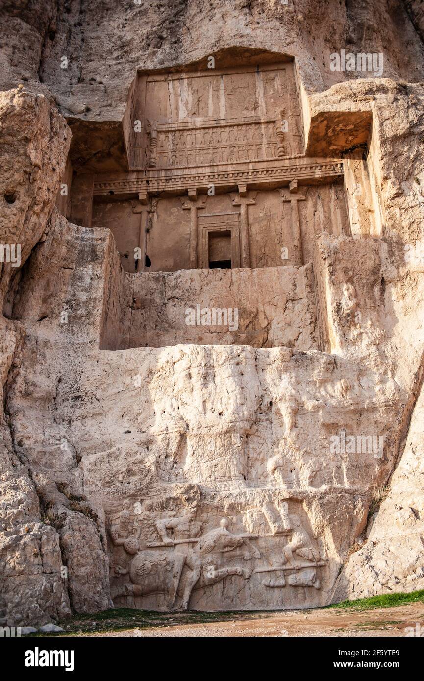 Grab von Artaxerxes I., dem fünften König der Könige des persischen Achämeniden-Reiches, in Naqsh-e Rostam Nekropole in der Nähe von Persepolis, Iran Stockfoto