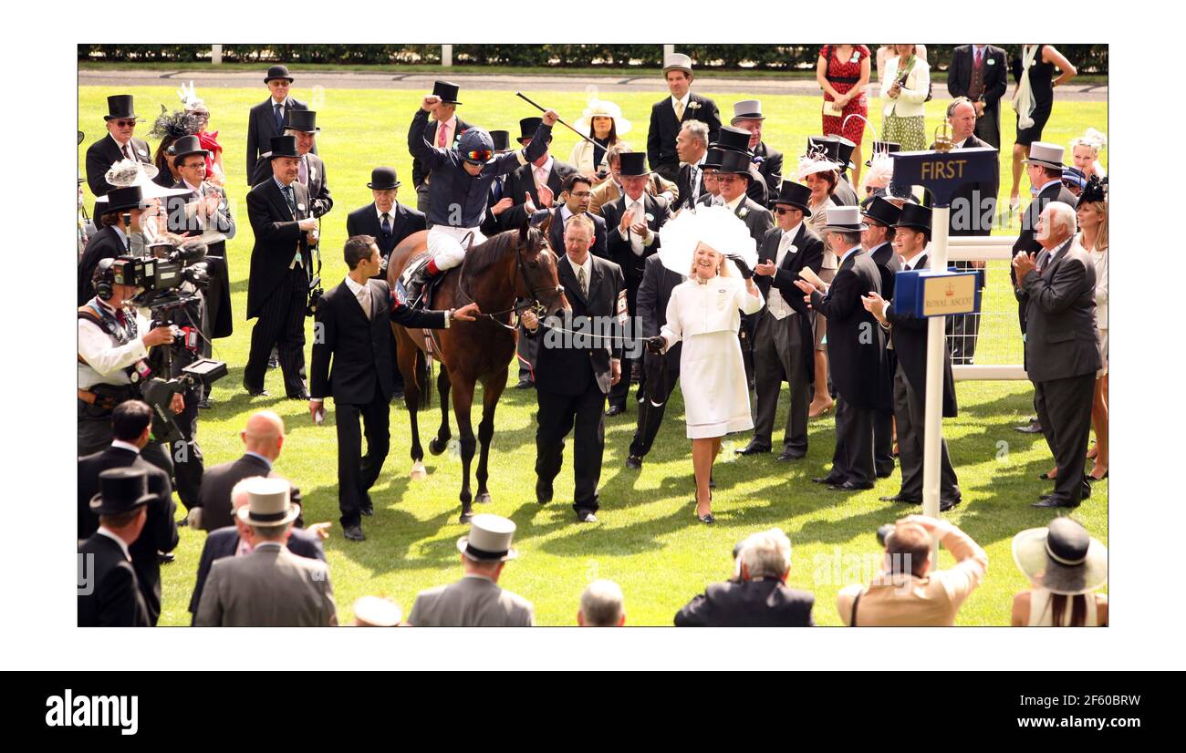 Rennfahrer am ersten Tag von Royal Ascot 2008.Foto Von David Sandison The Independent Stockfoto