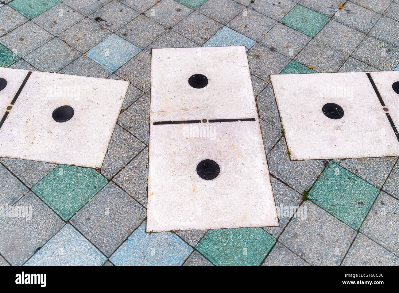 Domino Stücke Dekoration auf dem Boden, Florida, USA Stockfoto