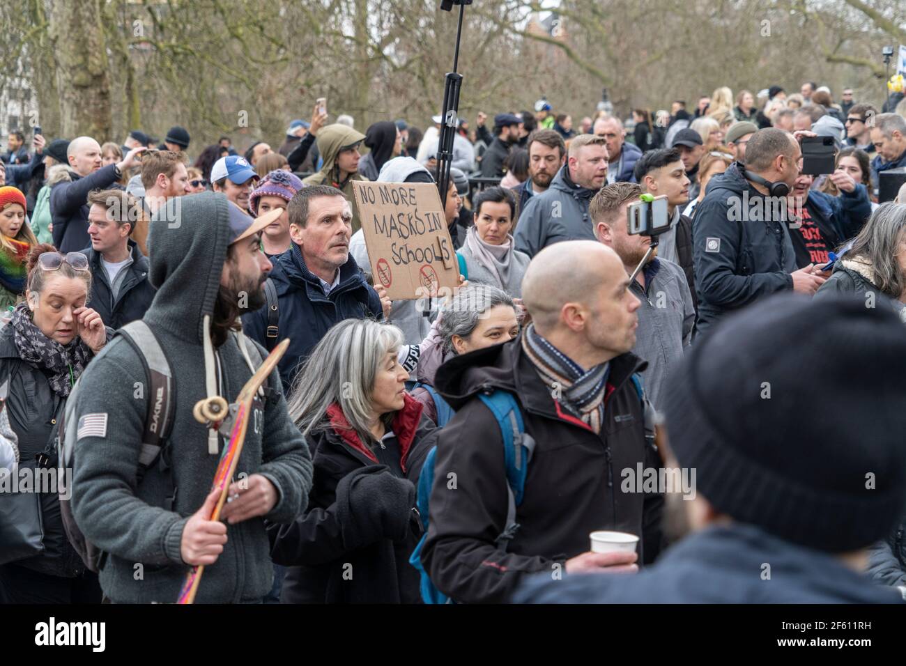 Große Anzahl an Anti-Lockdown-Protesten in London, Großbritannien. 20.03.21 Stockfoto