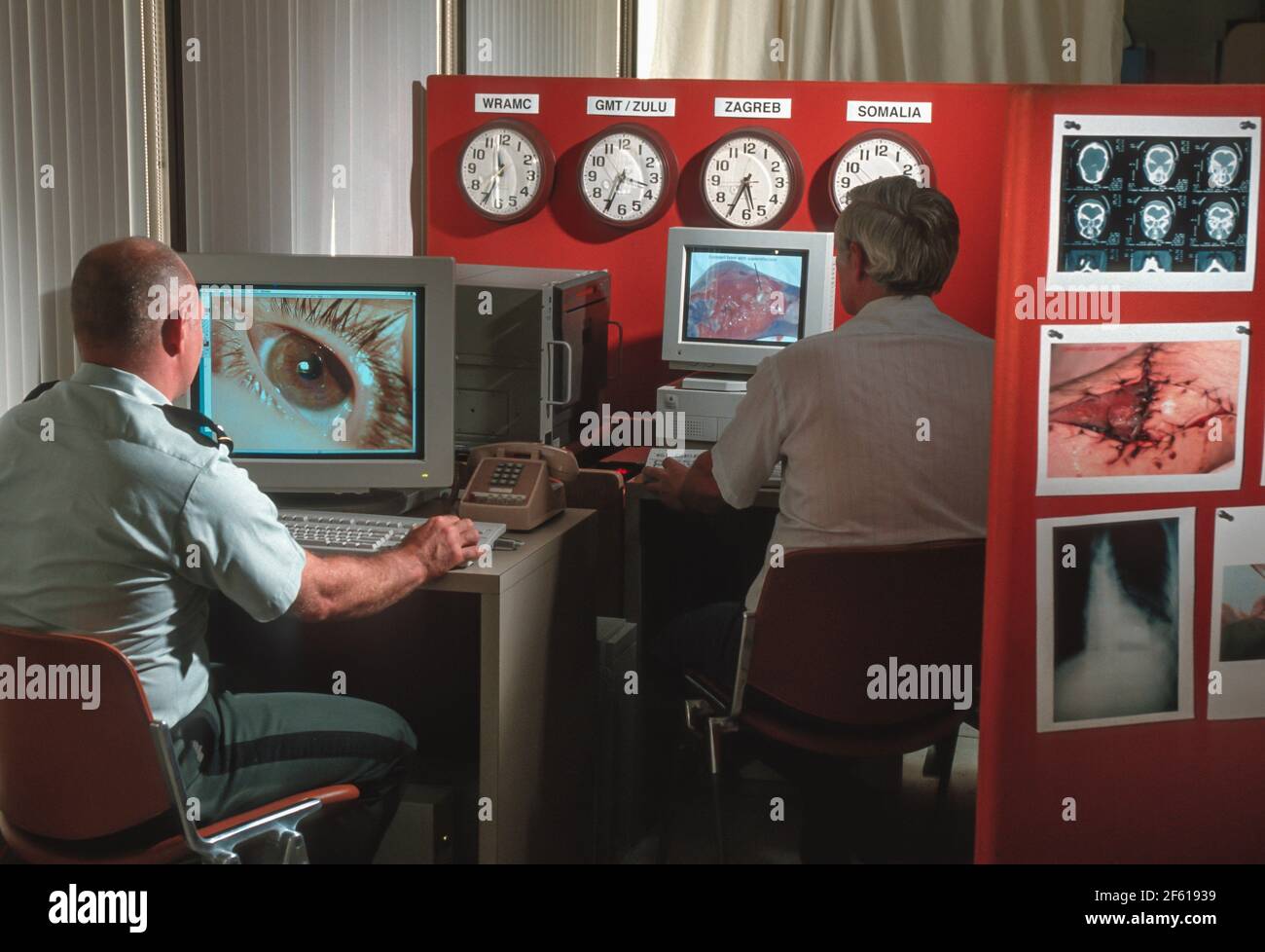 WASHINGTON, DC, USA - Telemedizinraum im Walter Reed Army Medical Center, Augenverletzung. Stockfoto