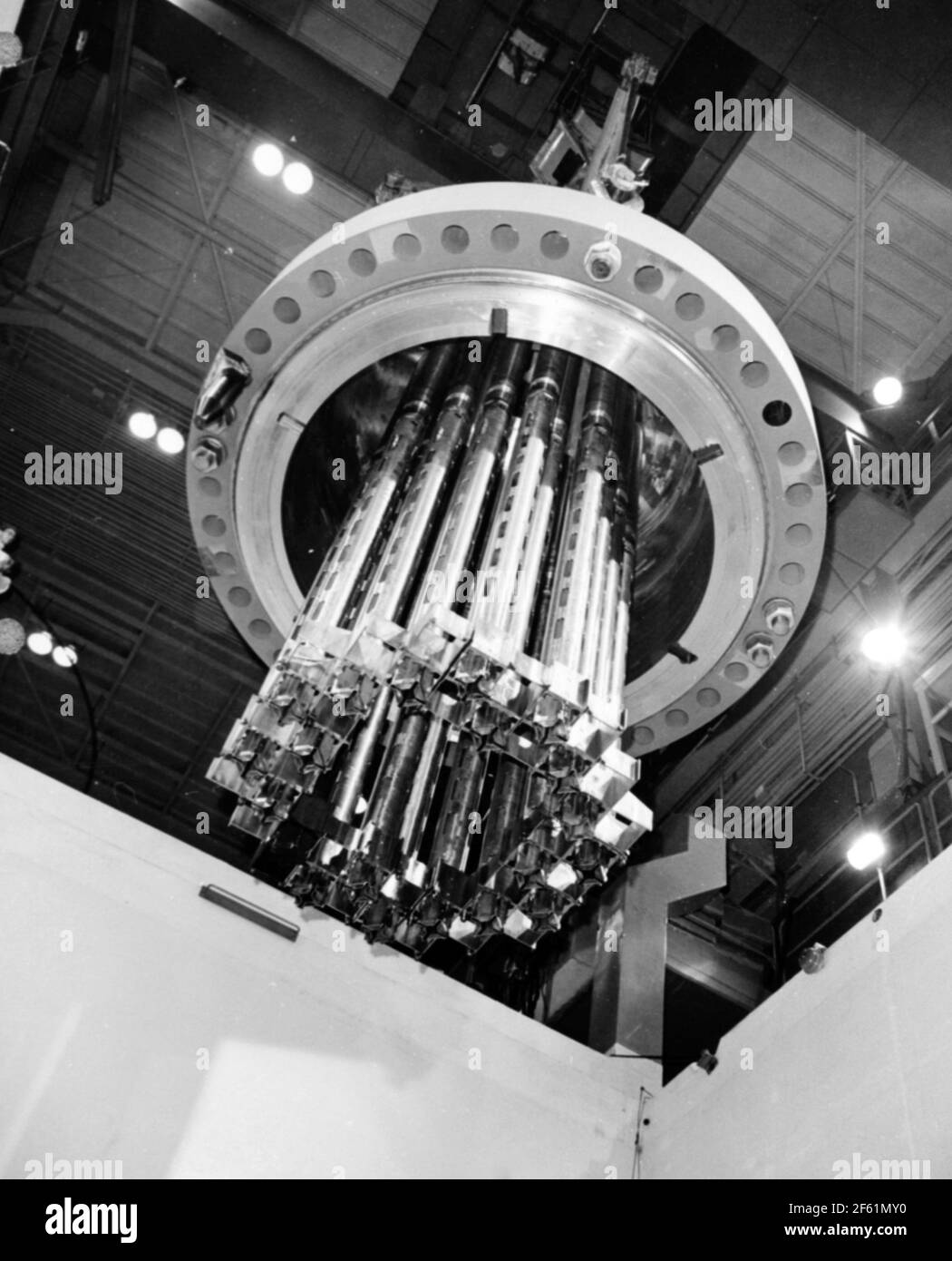 Montage eines Kernreaktors, 1964 Stockfoto