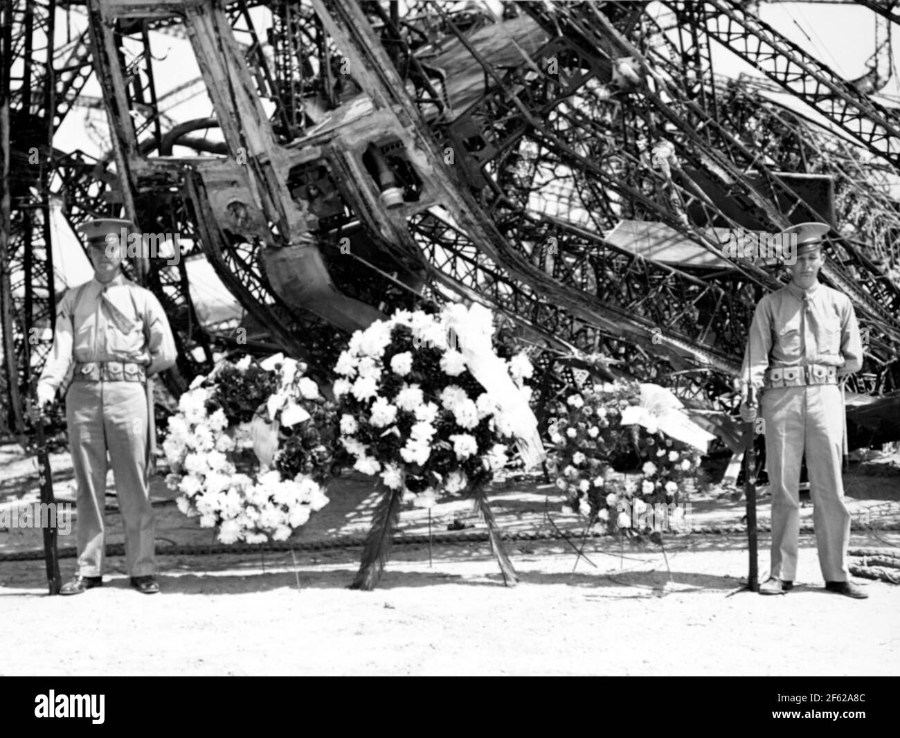 Hindenburg Luftschiff Memorial Day Kränze, 1936 Stockfoto