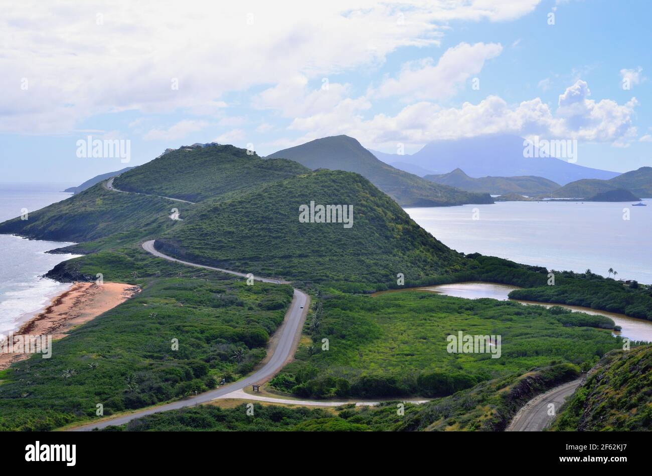 Blick auf die Bucht von Basseterre und die Südhalbinsel von Saint Kitts Insel Stockfoto