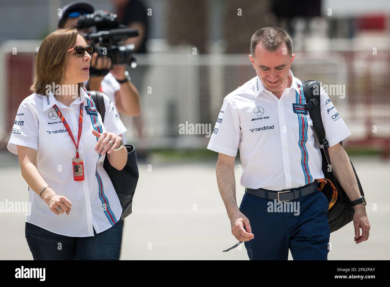 LOWE Paddy und WILLIAMS Claire Ambiance Portrait während der Formel 1 FIA Weltmeisterschaft 2017, Bahrain Grand Prix, in Sakhir vom 13. Bis 16. April - Foto Antonin Vincent / DPPI Stockfoto