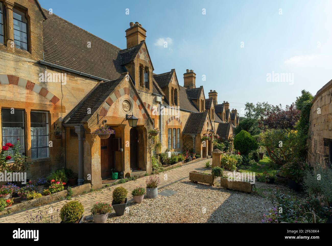 Typische Cottage-Reihe, Cotswolds, England, Großbritannien, Europa Stockfoto