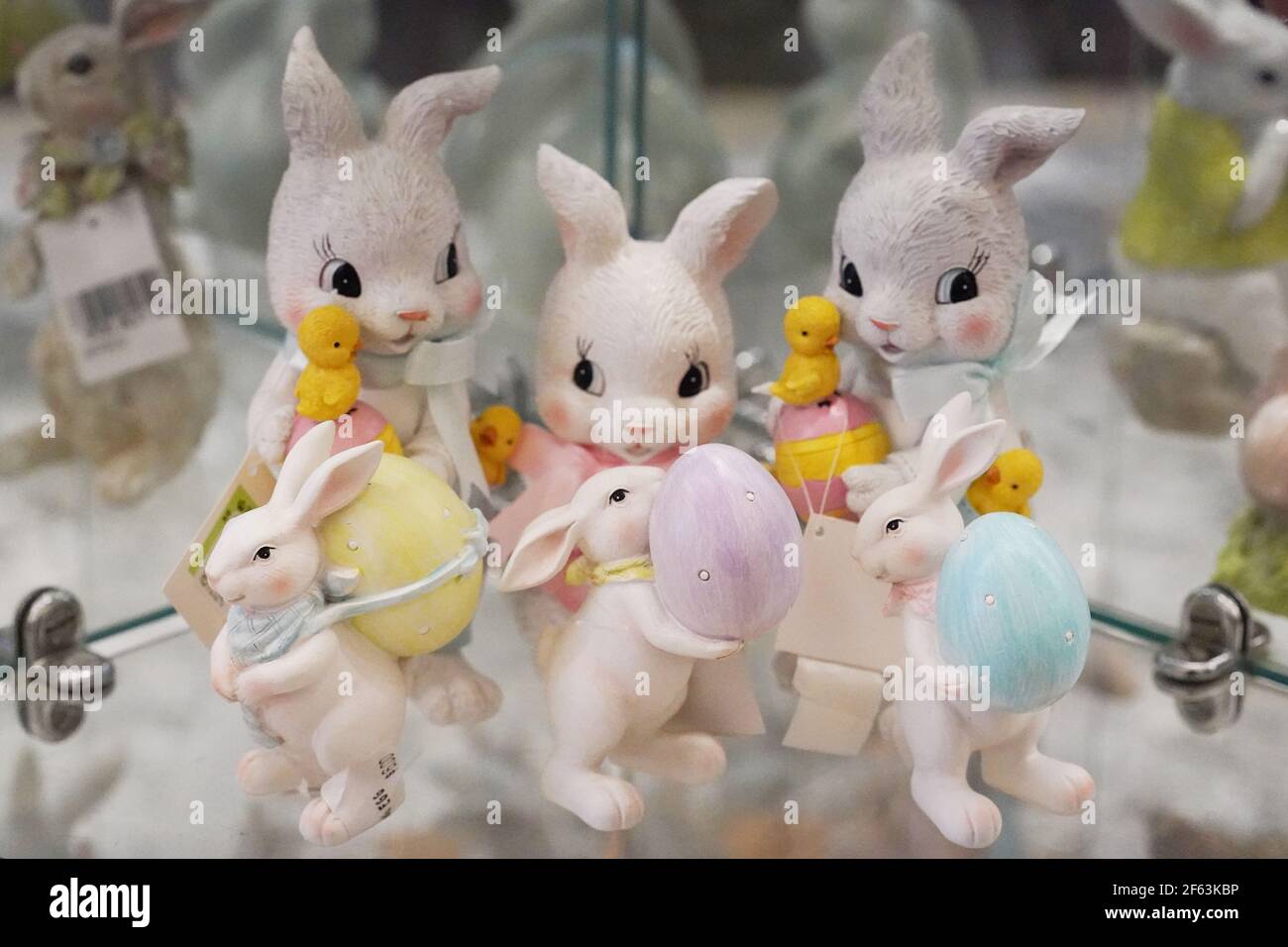 Osterhasen werden am Montag, den 29. März 2021 bei Walter Knoll Florists in St. Louis zum Verkauf angeboten. Ostersonntag ist der 4. April. Foto von Bill Greenblatt/UPI Kredit: UPI/Alamy Live News Stockfoto