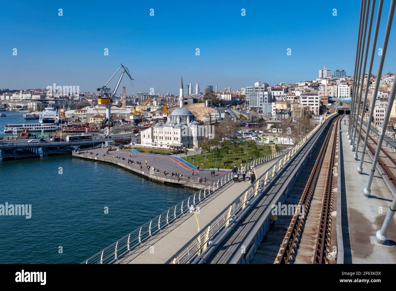 Karakoy Waterfront in Istanbul, Türkei Stockfoto