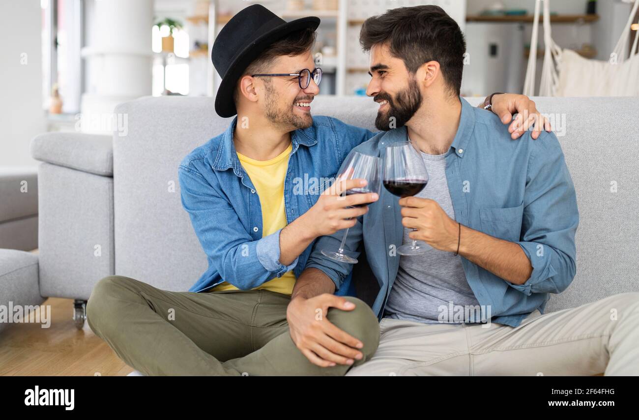 Glücklich homosexuelle männliche Paar verbringt Zeit zusammen Stockfoto