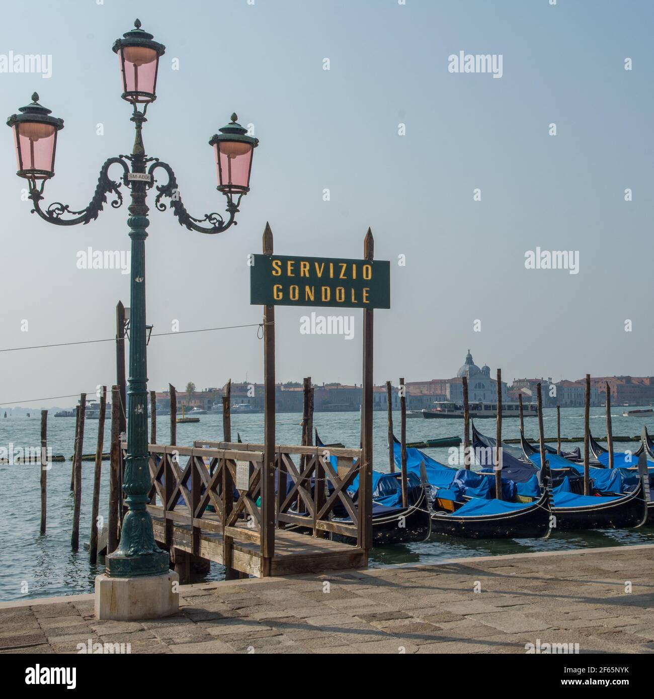 Entdeckung der Stadt Venedig und seiner kleinen Kanäle und romantischen Gassen, Italien Stockfoto