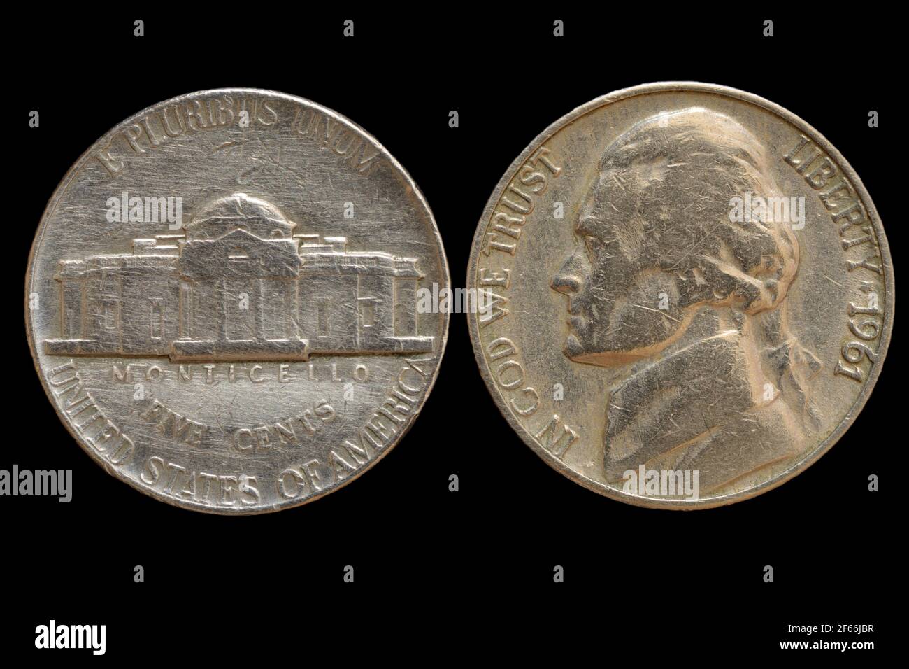 Eine alte Nickelmünze von 1961, Porträt des dritten Präsidenten der Vereinigten Staaten Thomas Jefferson auf der Vorderseite und Monticello, Jeffersons Haus auf der Rückseite. Stockfoto