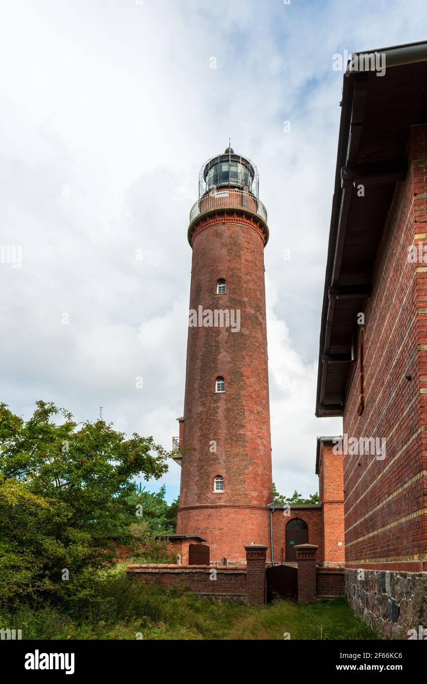 Der Leuchtturm Darßer Ort in den Dünen des Weststrandes von Vorw Stockfoto