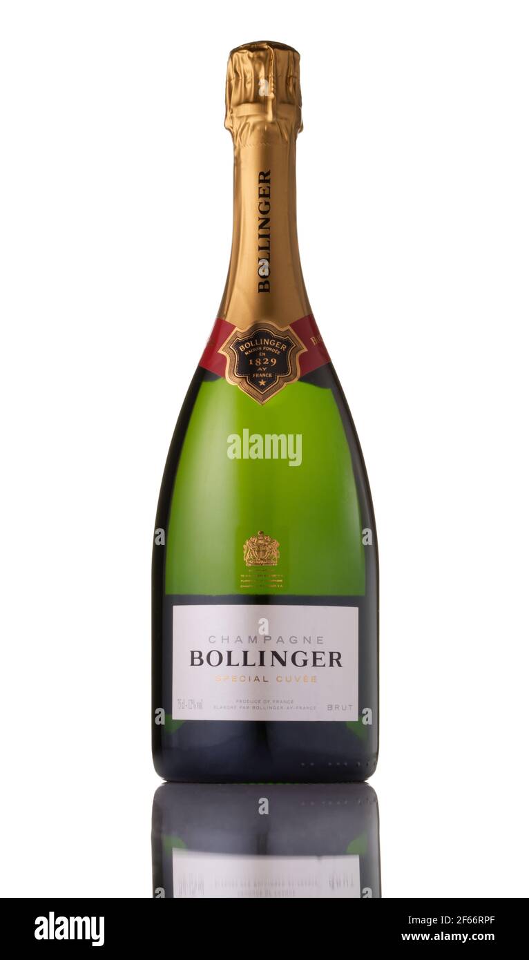 Eine Flasche Bollinger Champagner. Schneiden Sie das Bild auf einem weißen Hintergrund aus. Stockfoto
