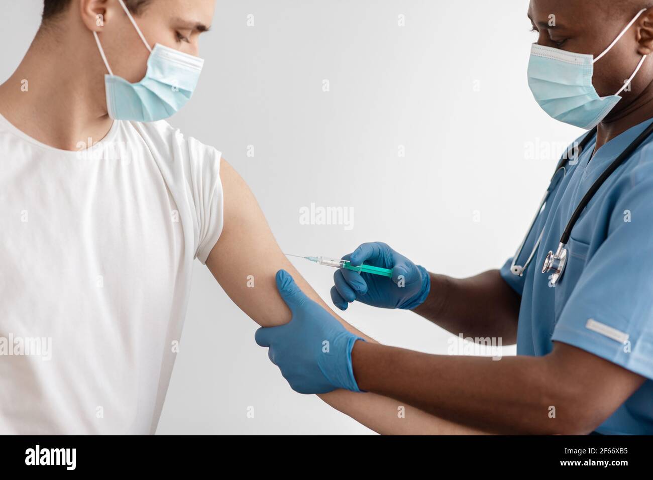 Schutz der Gesundheit vor Covid-19-Virus- und Populationsimpfung Stockfoto