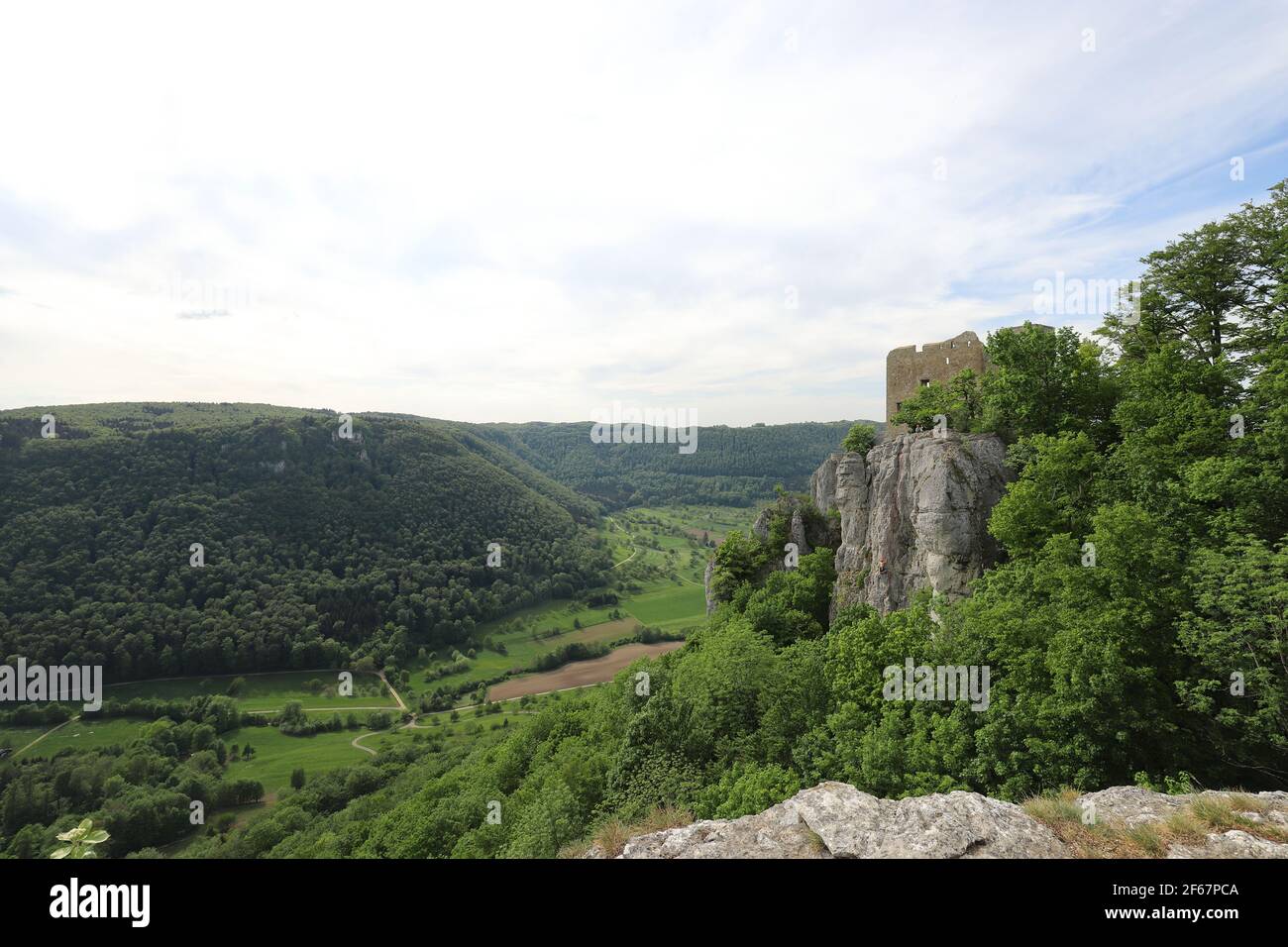 Die Ruinen von Schloss Reussenstein in der Landschaft des Schwäbische Alb Stockfoto