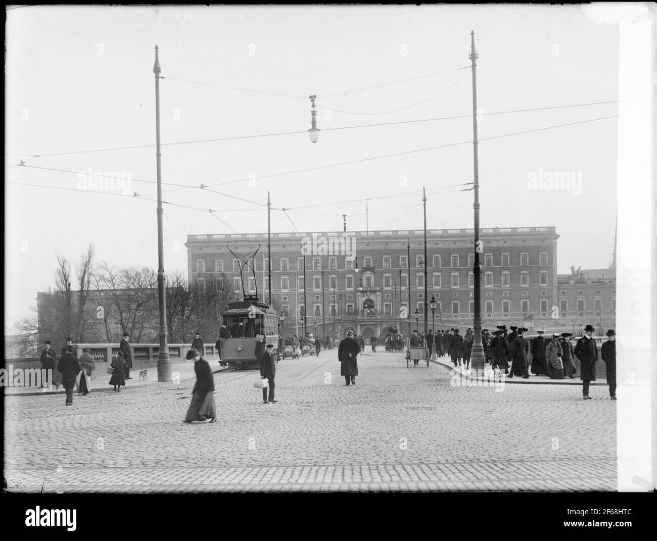 Elektrische Straßenbahn auf Norrbro, Stockholm. Anfang des 20. Jahrhunderts. Stockfoto