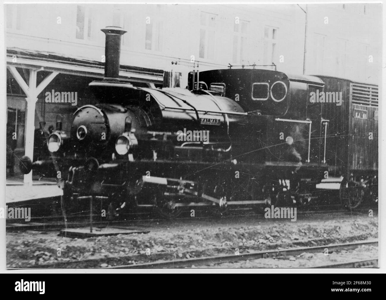 Kalmarer Eisenbahn, KJ K 1 'Kalmar'. KJ G 61. Der Zug wurde zum 50-jährigen Jubiläum in Kalmar eingestellt. Stockfoto