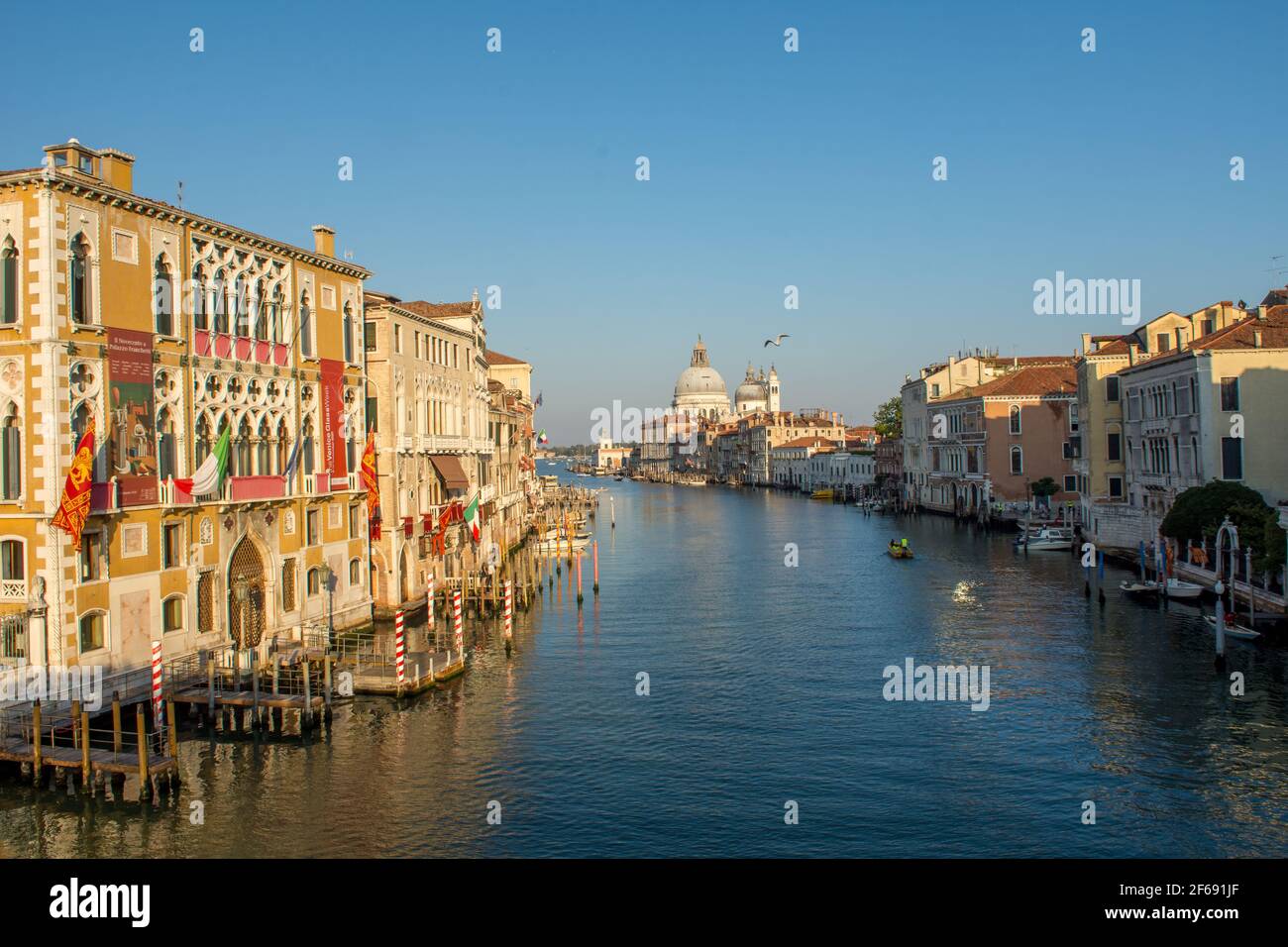 Entdeckung der Stadt Venedig und seiner kleinen Kanäle und romantischen Gassen, Italien Stockfoto