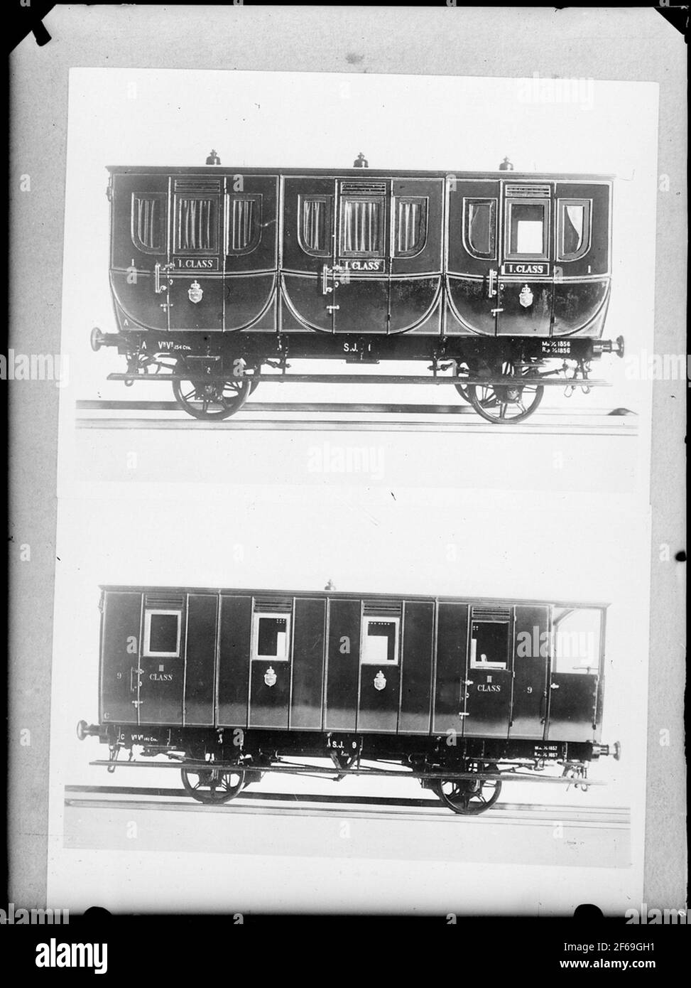 Eisenbahnmodelle Autos. Staatsbahnen, SJ A 1 (Klasse I) und SJ C 9 (Klasse III). Stockfoto