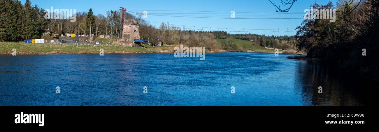 Die 1820 erbaute Union Chain Bridge über den Fluss Tweed wird 2020/21 von Spencer Engineering einer umfassenden Renovierung unterzogen. Stockfoto