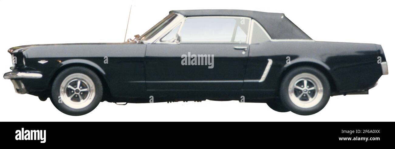 Profil eines Ford Mustang aus dem Jahr 1966 in Schwarz. Stockfoto