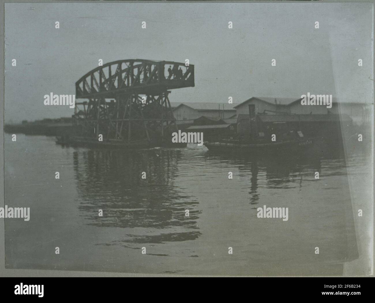 Brückenbau über den Fluss Göta, Transport aus der Werkstatt. Stockfoto