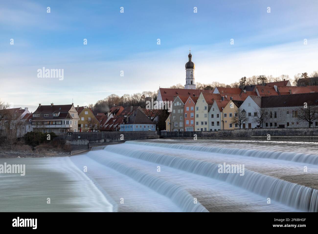 Morgendämmerung am Wehr am Lech in Landsberg, Bayern, Deutschland Stockfoto