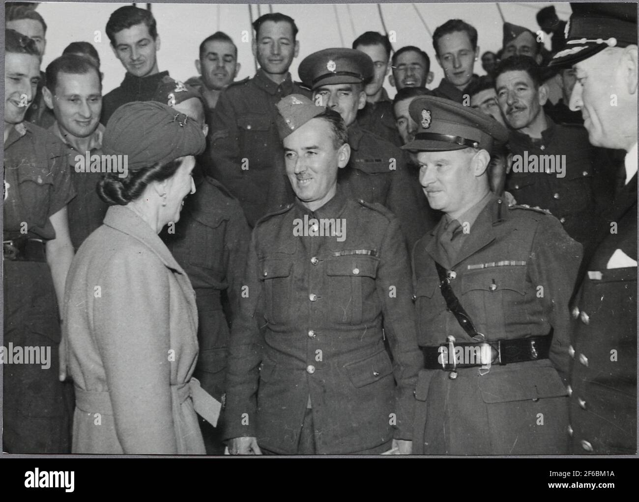 Die schwedische Kronprinzessin Louise begrüßt britische Gefangene in Göteborg. Stockfoto