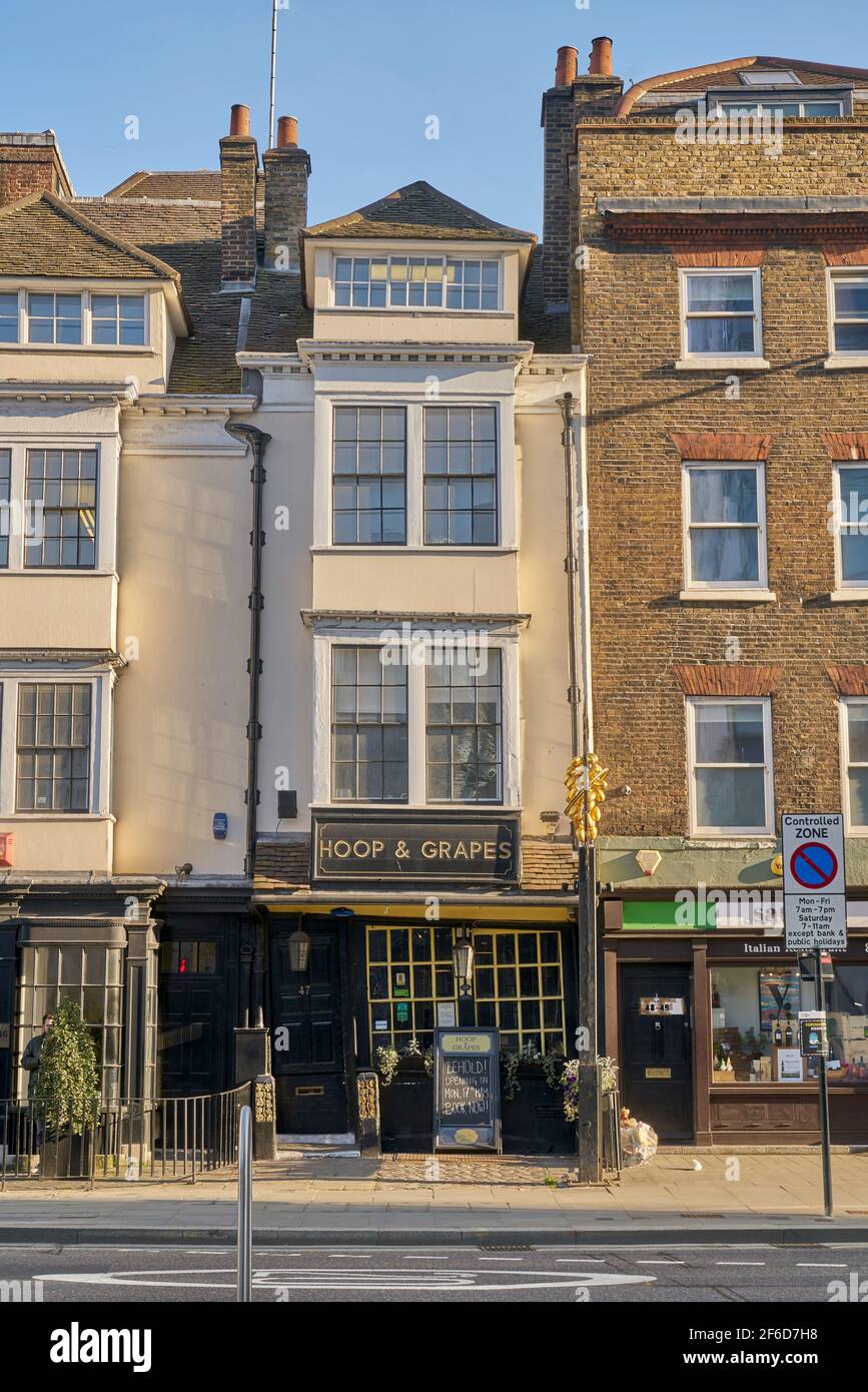 hoop and Grapes Pub whitechapel Stockfoto