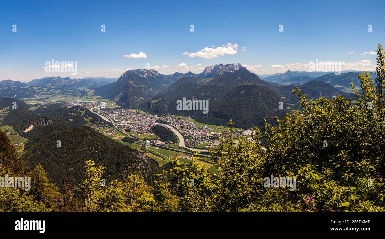 Panoramablick vom Pendling auf das Kaisergebirge in Tirol, Österreich Stockfoto