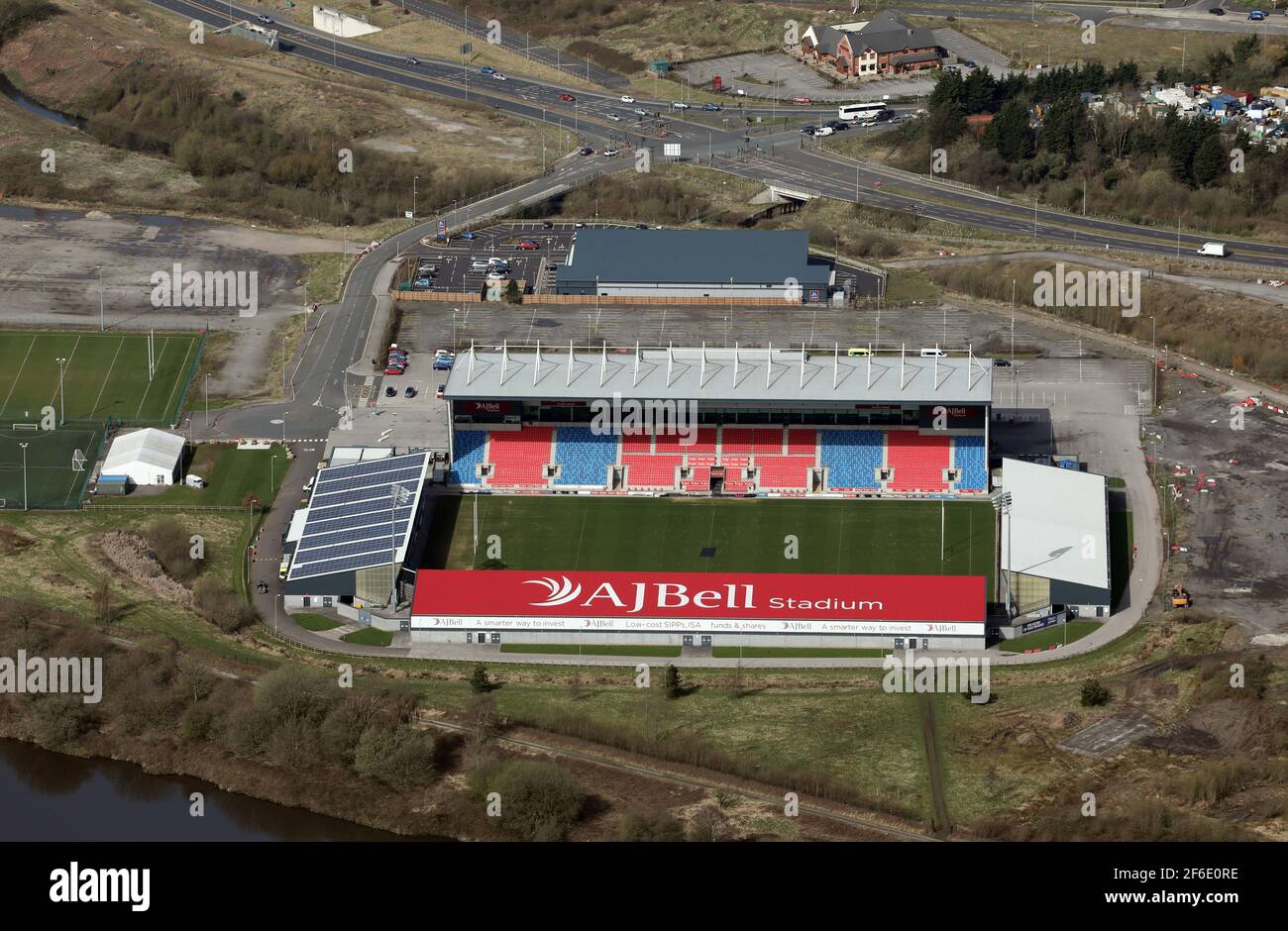 Aus der Vogelperspektive des CorpAcq Stadions (ehemals AJ Bell Stadium), Heimstadion der Salford Red Devils Rugby League Teams und Sale Sharks Rugby union Teams Stockfoto