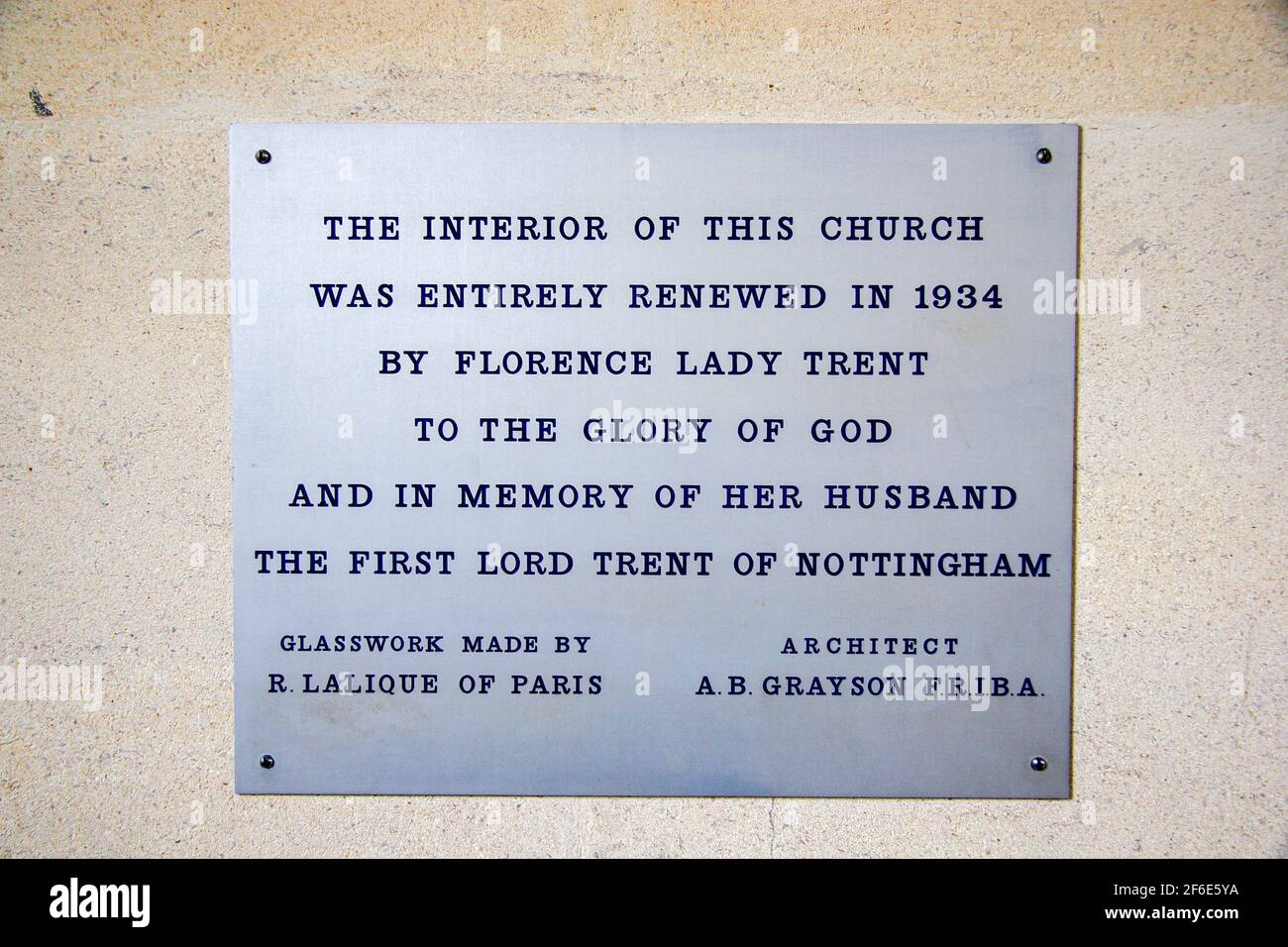 St. Mathews Kirche, St. Lawrence, Jersey, Kanalinseln. Auch die Glaskirche genannt, renoviert von Florence Lady Trent im Jahr 1934 mit Glasarbeiten suppl Stockfoto