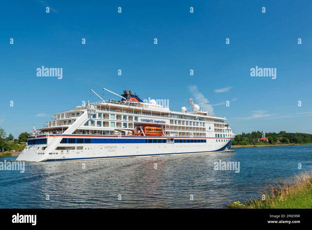 Kiel, Aug. 2020 - die HANSEATIC Inspriration in der Schkeusenkammer von Kiel-Holtenau Stockfoto