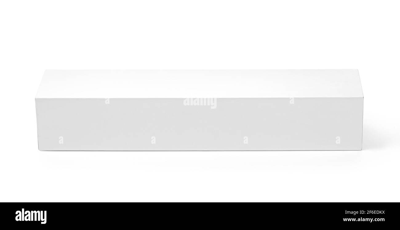 Leere weiße Papierbox isoliert auf weißem Hintergrund. Vorlage zum Paketieren einer Sammlung von Layouts. Bei aktiviertem Zuschneiden von Pfaden. Stockfoto