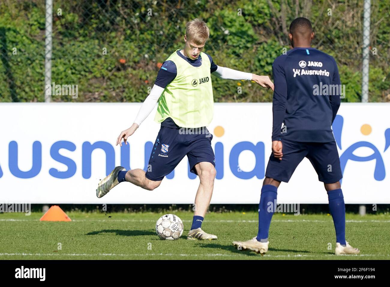 HEERENVEEN, NIEDERLANDE - MÄRZ 31: Jan Paul van Hecke vom SC Heerenveen während einer Trainingseinheit des SC Heerenveen im Sportpark Skoatterwald am März Stockfoto
