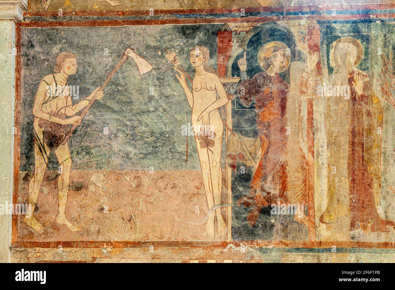 Fresken schmücken die Apsis des Hauptaltars der Kirche Santa Maria in Ronzano.die Vertreibung von Adam und Eva und die Verkündigung. Abruzzen Stockfoto