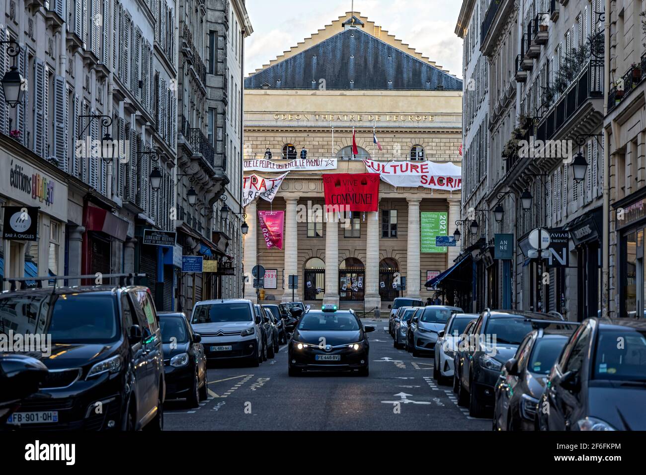 Paris, Frankreich. März 2021. Besetzung des Odéon-Theaters durch Künstler, um die Wiedereröffnung von Kulturstätten in Frankreich am 19. März 2021 zu fordern Stockfoto