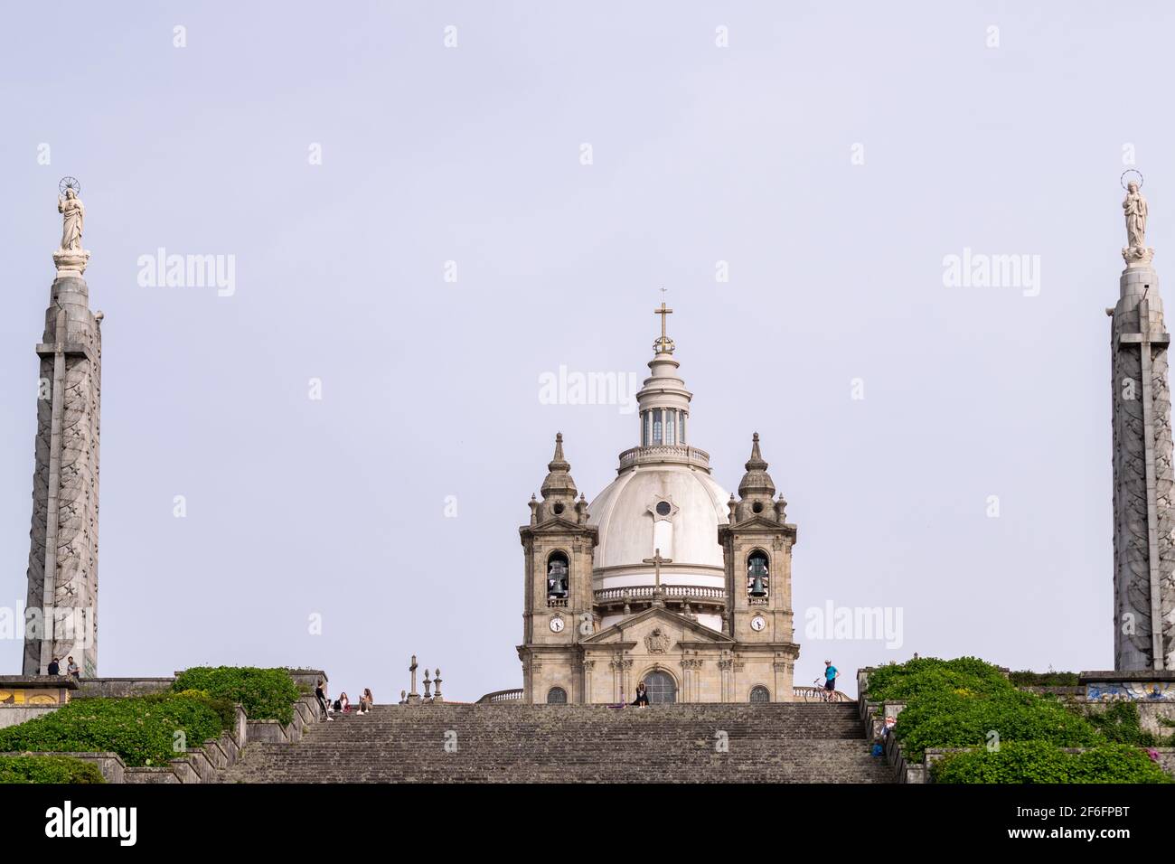 Santuário Nossa Senhora do Sameiro, Culto Mariano. Sameiro-Heiligtum in Braga, Portugal, Kult der Holly Mary. Unsere Dame von Sameiro. Stockfoto