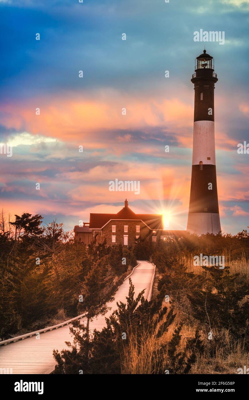 Wunderschöner Fire Island Leuchtturm bei Sonnenuntergang, Long Island, New York Stockfoto