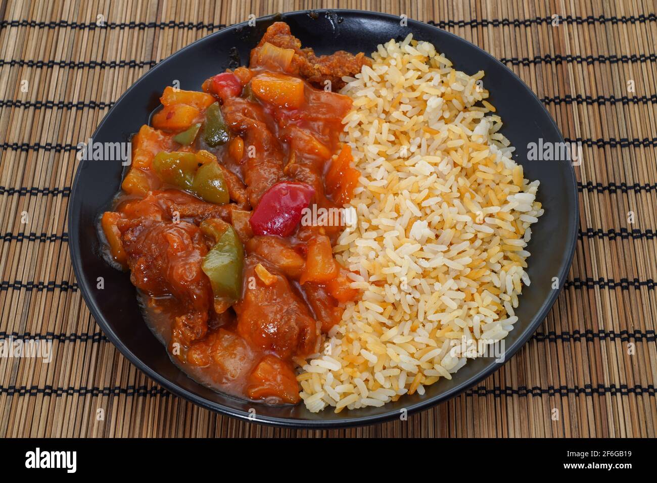 General Tso's süßes Chili-Huhn mit Reis Stockfoto