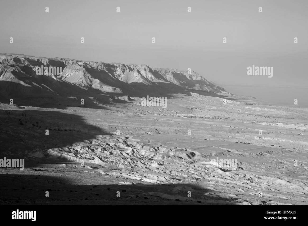 Blick von Masada in Schwarz und Weiß Stockfoto