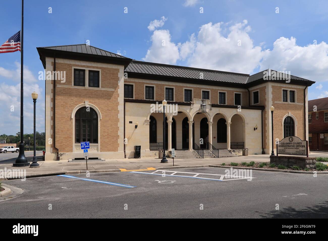 Columbia County Verwaltungsbüros in der historischen Innenstadt von Lake City, Florida. Stockfoto