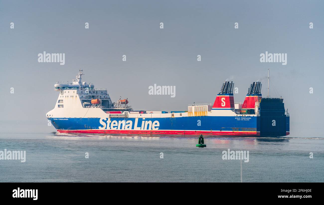 Die Stena Forerunner RO-RO Freight Ferry fährt vom Hafen Felixstowe zum Hafen Rotterdam. Das Stena Line Forerunner RO-RO Frachtschiff, Baujahr 2003. Stockfoto