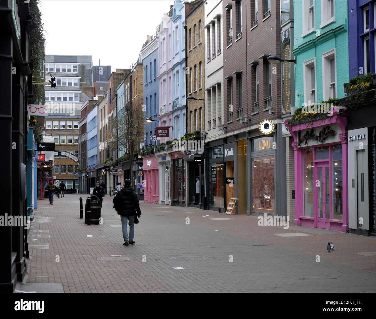 Sehr leere Carnaby Street während einer Aussperrung am Donnerstag im März Stockfoto