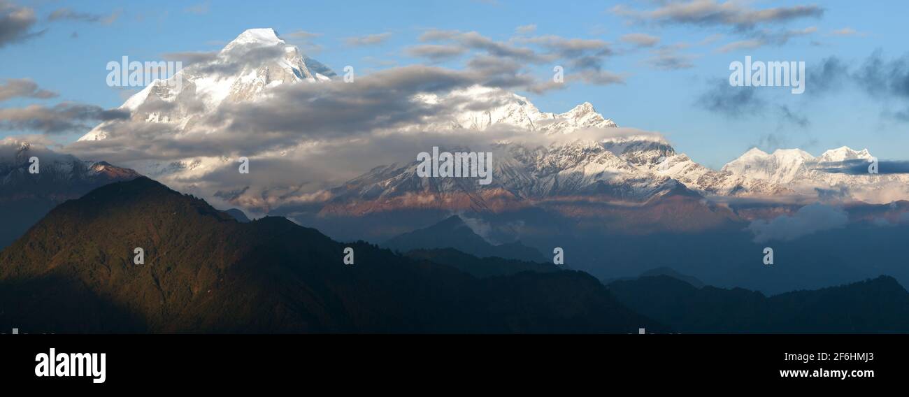 Abendansicht des Mount Dhaulagiri - Nepal Stockfoto