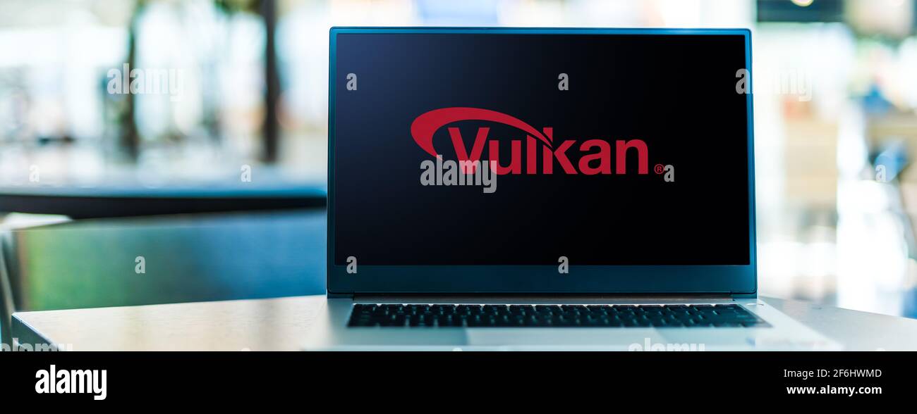 POZNAN, POL – 6. FEBRUAR 2021: Laptop-Computer mit dem Logo von Vulkan, einer plattformübergreifenden, Overhead-armen 3D-Grafik- und Computing-API Stockfoto