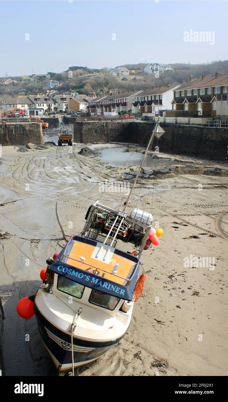 Baggerarbeiten in Portreath Harbour. Stockfoto