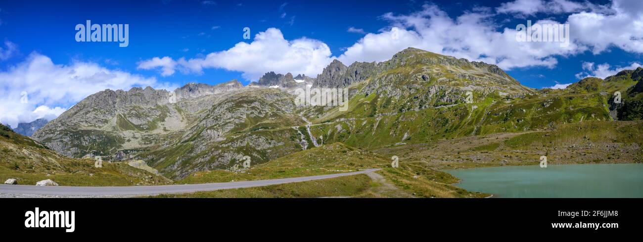 Panoramablick auf den Erzenpass, Schweiz. Stockfoto