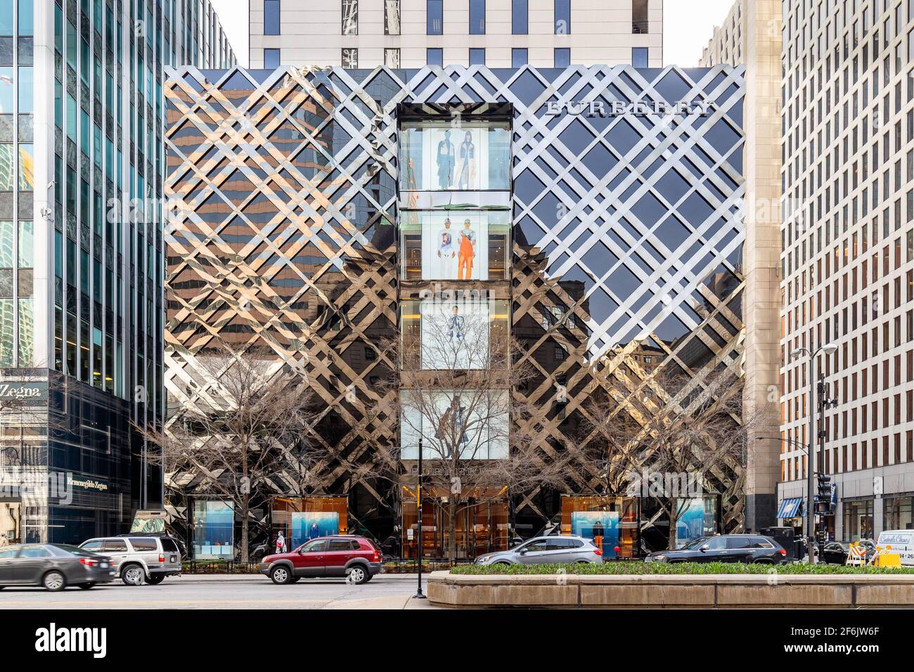 Das luxuriöse Burberry-Geschäft in der Innenstadt von Chicago, an der Mag Mile an der Michigan Avenue. Stockfoto